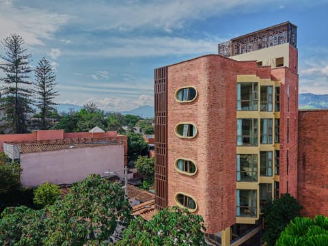 Property building, Breakfast