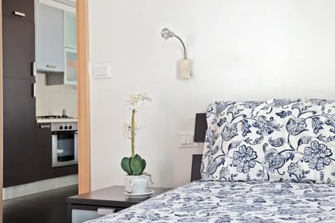 Kitchen or kitchenette, Bedroom