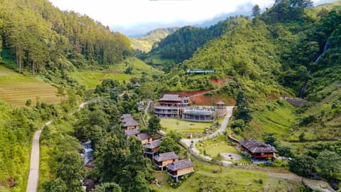 Property building, Facade/entrance, Bird's eye view