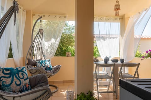 View (from property/room), Balcony/Terrace, Garden view