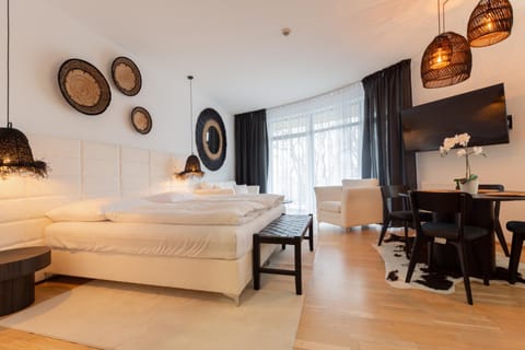 TV and multimedia, Living room, Bedroom