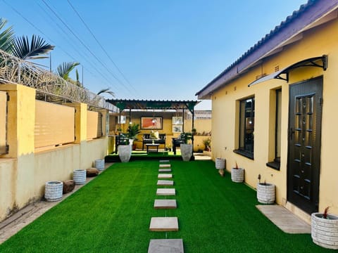Patio, Garden, Garden view