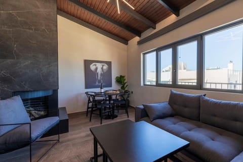 Seating area, Dining area