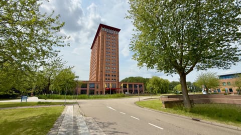 Property building, Street view, Location