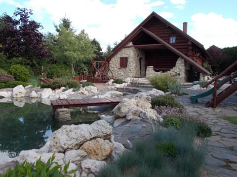Property building, Day, Natural landscape, Garden, Lake view