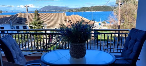 Day, Natural landscape, View (from property/room), Balcony/Terrace, Dining area, Sea view