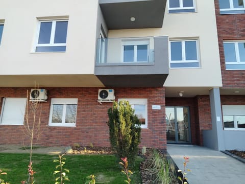 Property building, Day