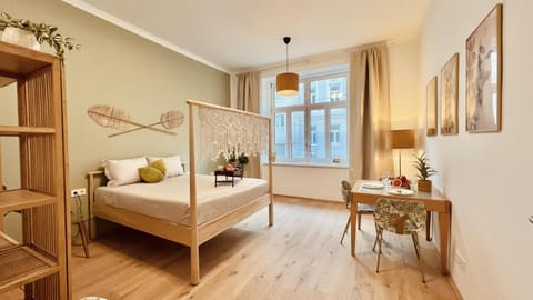 Bed, Living room, Photo of the whole room, Seating area, Bedroom, wardrobe