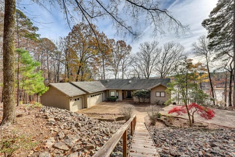 Lakefront Hot Springs Village Home with Private Dock House in Garland County
