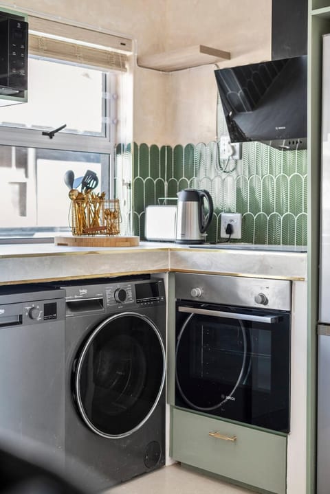 Coastal Comfort by the Promenade Apartment in Sea Point