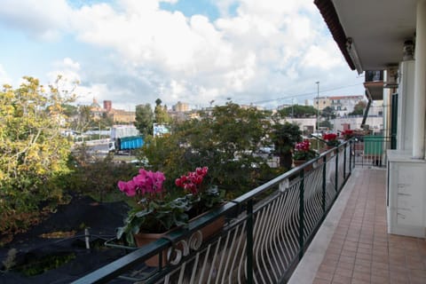 Property building, Balcony/Terrace