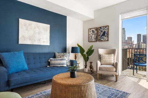 The Sky loft Suite, DTLA Sunset Views Apartment in Echo Park