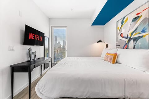 The Sky loft Suite, DTLA Sunset Views Apartment in Echo Park