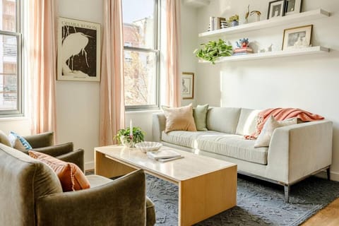 Lux Condo Near Washington Park - Walk Everywhere Apartment in Over The Rhine