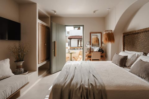 Chic Elysium Bliss Apartment in Naxos