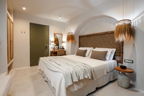 Chic Elysium Bliss Apartment in Naxos