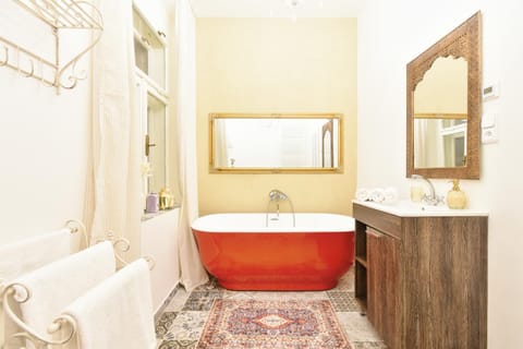 Bathroom, Bath, towels