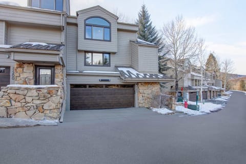 Deer Valley Townhome New Listing Sleeps 20 Free Bus System Near By House in Park City