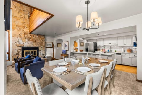 Deer Valley Townhome New Listing Sleeps 20 Free Bus System Near By House in Park City