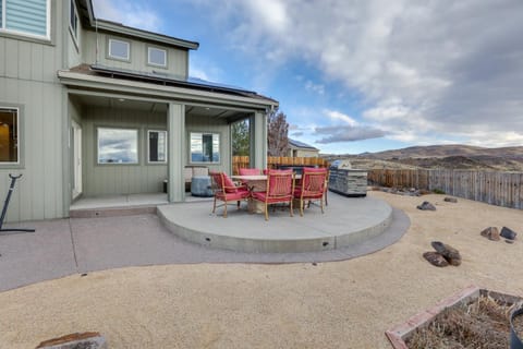 Mtn-View Haven with Hot Tub! 28 Mi to Mt Rose Ski House in Sparks