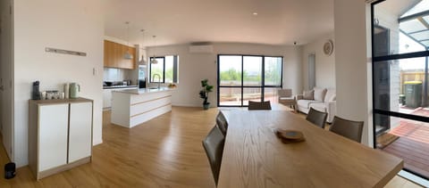 CozyNest2 Bed and Breakfast in Auckland