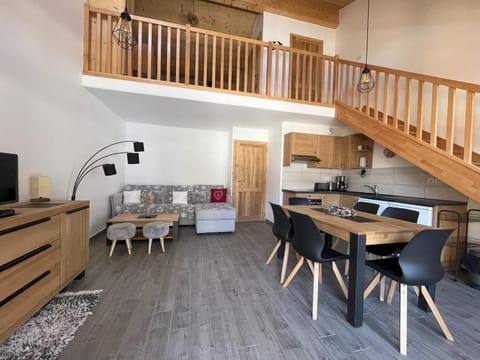 Confort moderne avec mezzanine près du téléphérique - FR-1-464-247 Apartment in Pralognan-la-Vanoise