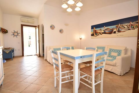 Living room, Seating area, Dining area, air conditioner