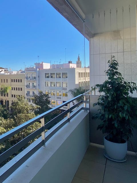 Property building, Balcony/Terrace, City view, Landmark view