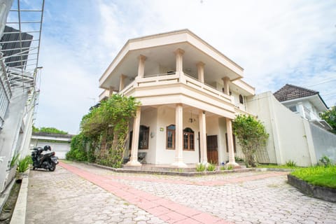 Property building, Garden view