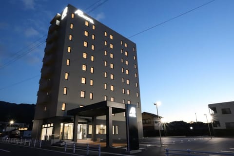Property building, Location
