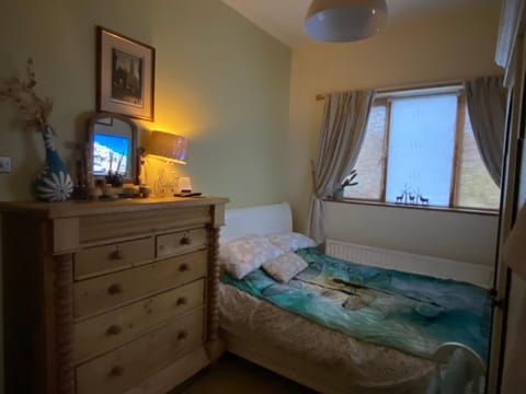 King Comfort tv microwave fridge Vacation rental in Chester