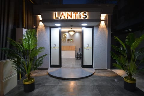 Property building, Facade/entrance, Off site, Night, Property logo or sign