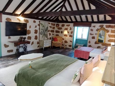 TV and multimedia, Photo of the whole room