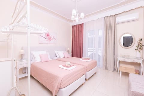 Photo of the whole room, Bedroom, air conditioner