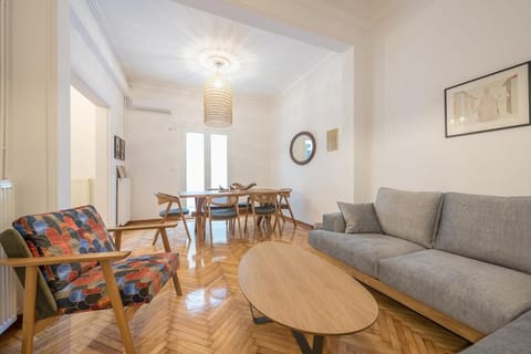 Living room, Seating area, Dining area