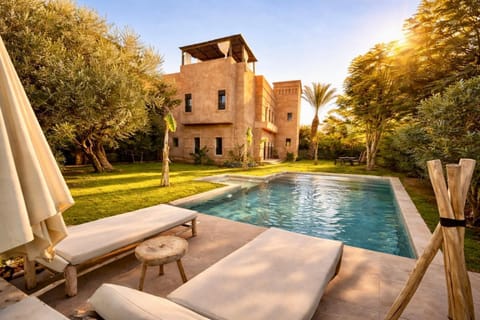 Property building, Garden, Garden view, Swimming pool, sunbed