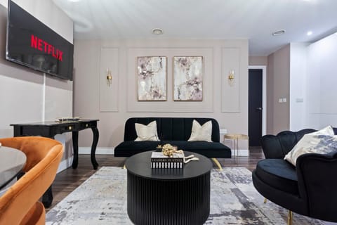 Communal lounge/ TV room, TV and multimedia, Living room, Seating area