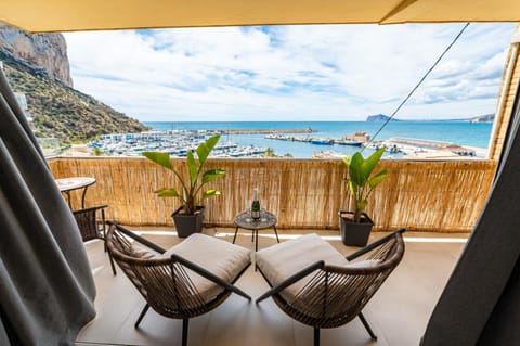 Day, Natural landscape, View (from property/room), Balcony/Terrace, Dining area, Mountain view, Sea view