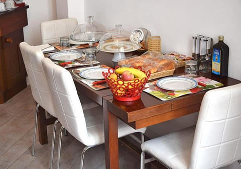 Communal kitchen, Food, Buffet breakfast, Italian breakfast
