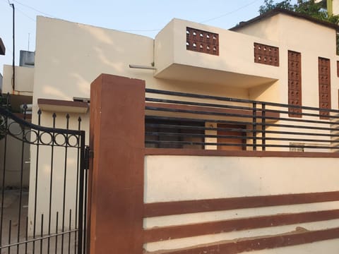 Property building, Day, View (from property/room), Balcony/Terrace