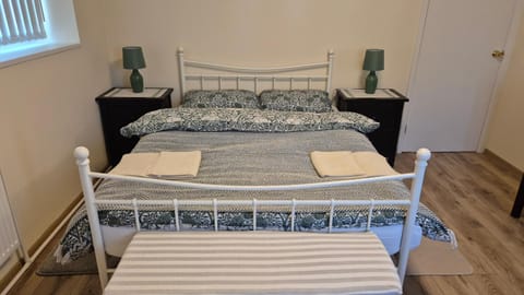 Double room cozy nights in a spacious room Vacation rental in Derby