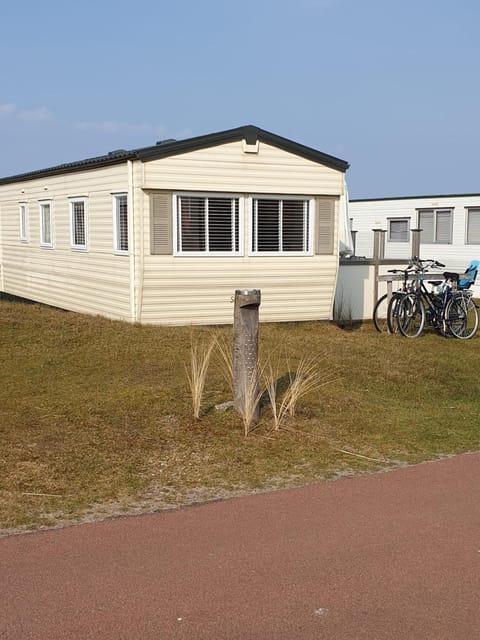 Property building, Area and facilities, Location