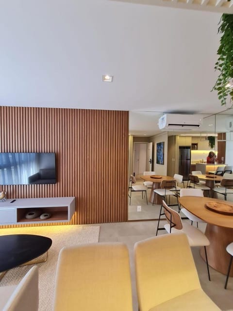 Communal lounge/ TV room, TV and multimedia, Living room, Seating area, Dining area, air conditioner