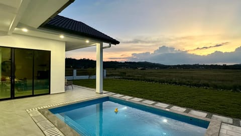 Natural landscape, Mountain view, Pool view, Swimming pool, Swimming pool, Sunset, sunbed
