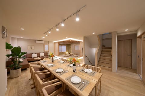 Seating area, Dining area