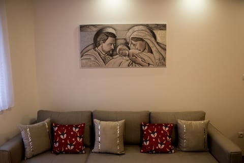 Living room, Decorative detail, Seating area