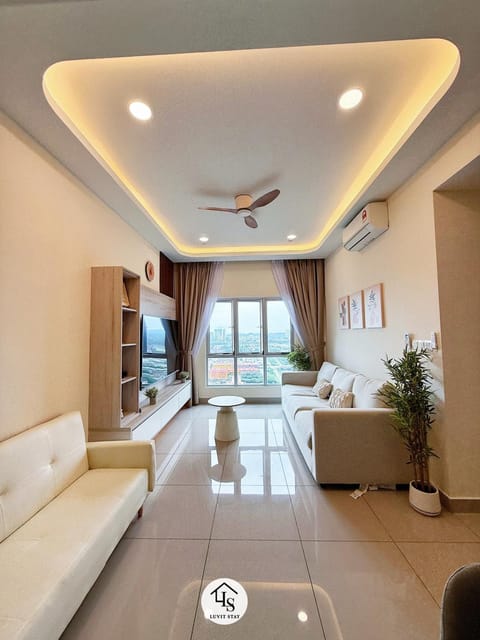 TV and multimedia, Living room, Photo of the whole room, Seating area, internet, air conditioner