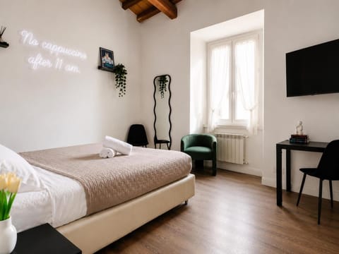 Bed, TV and multimedia, Photo of the whole room, Evening entertainment, Bedroom