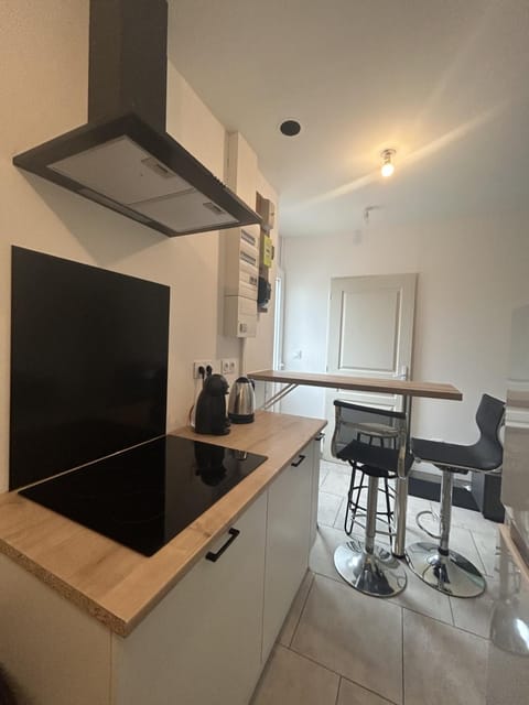 Living room, Seating area, Dining area, pet friendly, stove