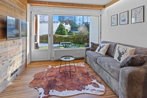 Communal lounge/ TV room, TV and multimedia, Living room